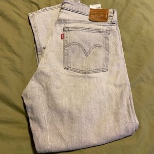 Levi’s straight leg jean